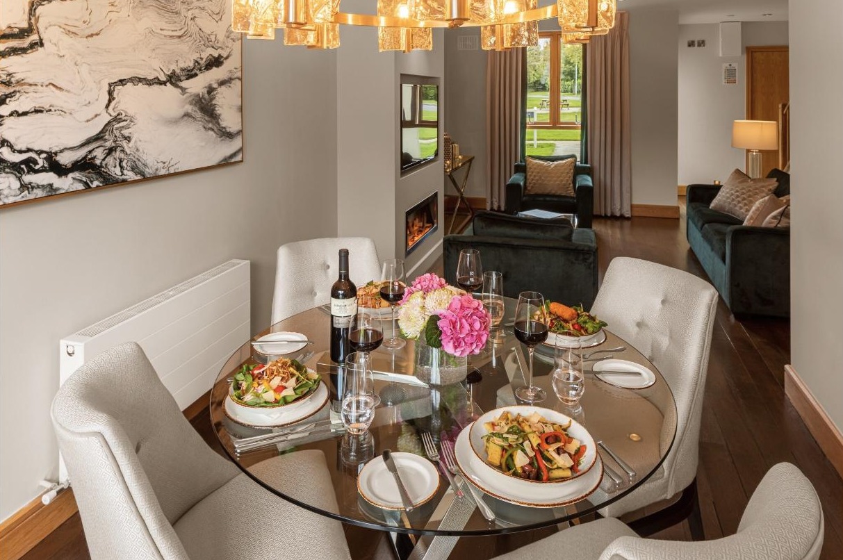 The Johnstown Estate - Self-catering lodge — interior dining